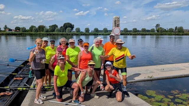 De deelnemers op het vlot van ZRZV